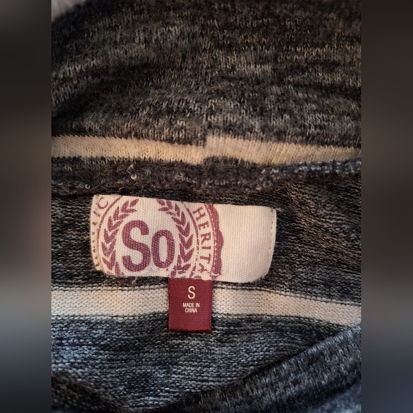 🐢SO turtleneck sweater. Size S - Picture 5 of 5